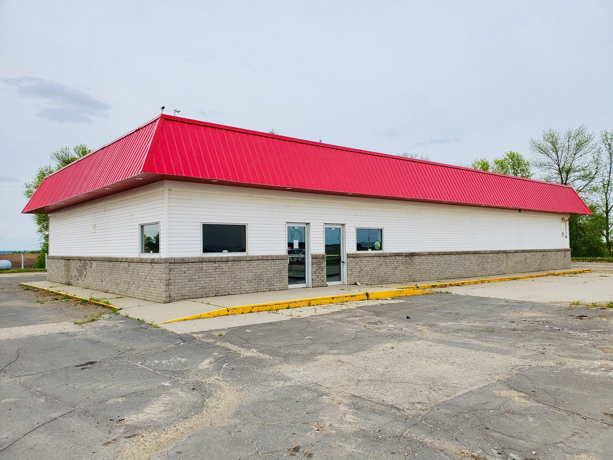 3598 W Highway 30, Ellendale, MN à vendre Photo de l’immeuble– Image 1 sur 18