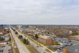 1700 W Big Beaver Rd, Troy, MI - VUE AÉRIENNE  vue de carte - Image1