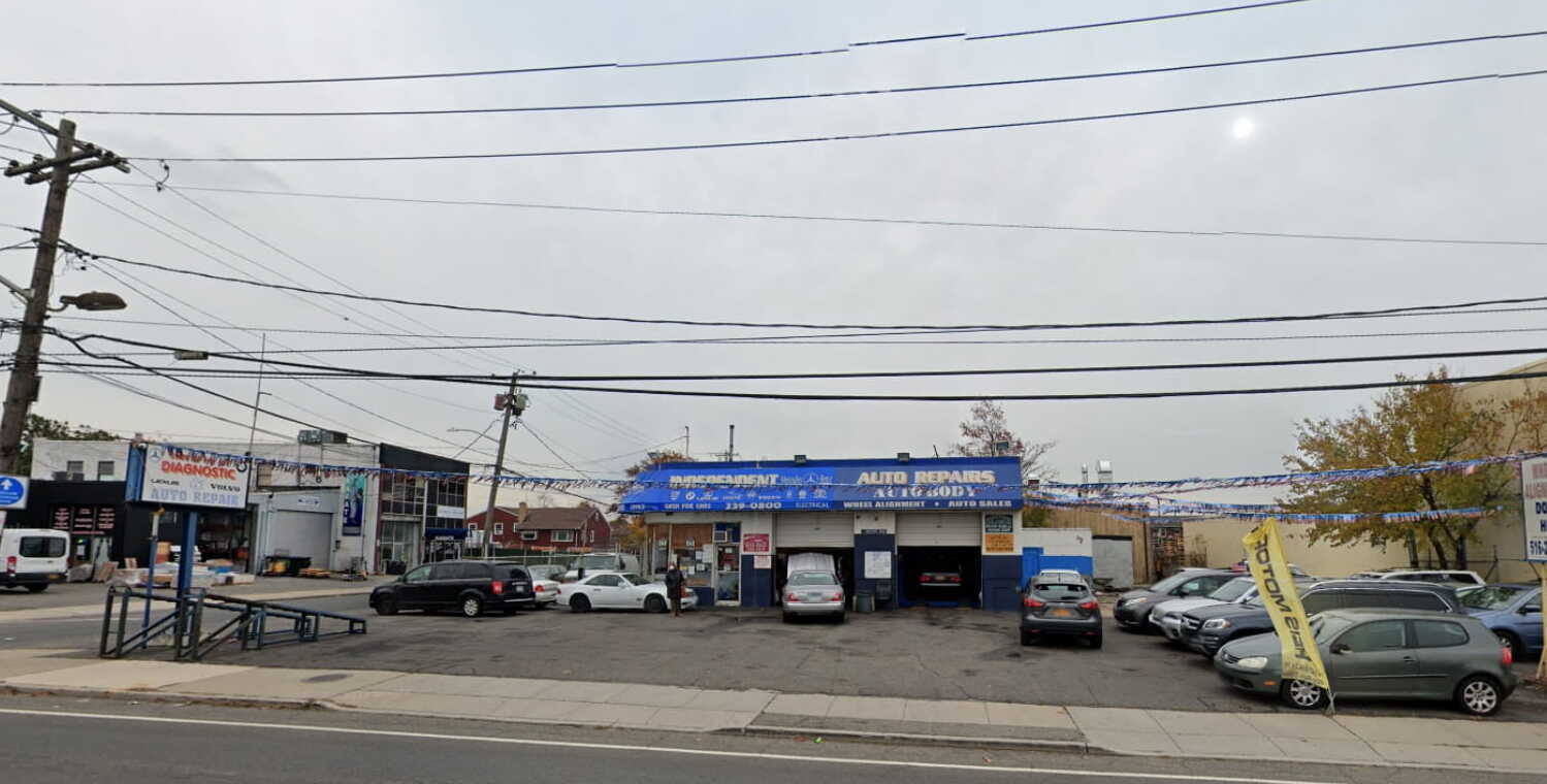 708 Burnside Ave, Hempstead, NY à vendre Photo principale– Image 1 sur 7