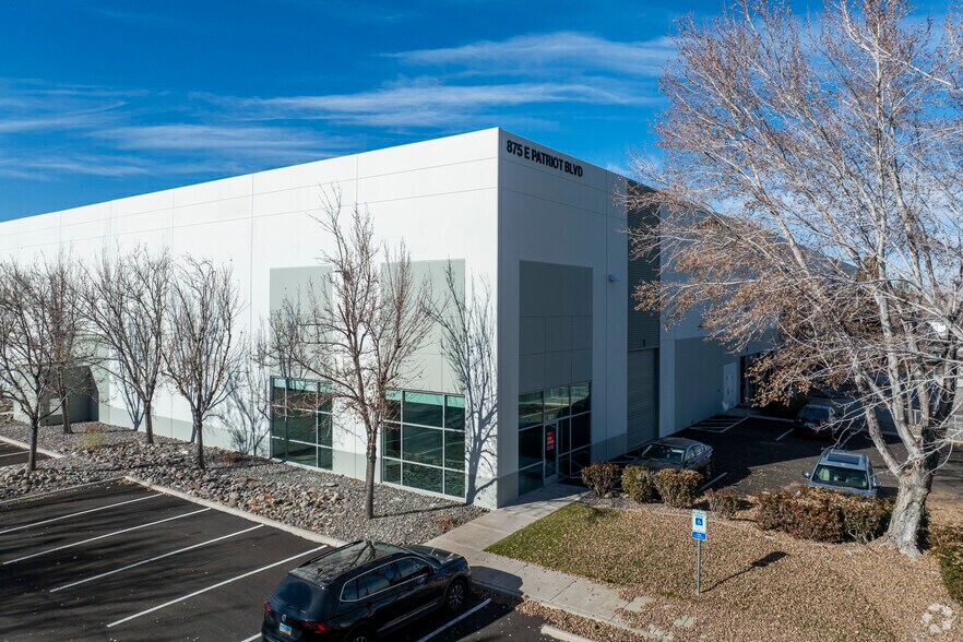 875 E Patriot Blvd, Reno, NV à louer - Photo principale – Image 1 sur 4