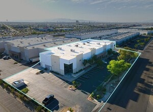 7485 Commercial Way, Henderson, NV à louer Photo de l’immeuble– Image 2 sur 3