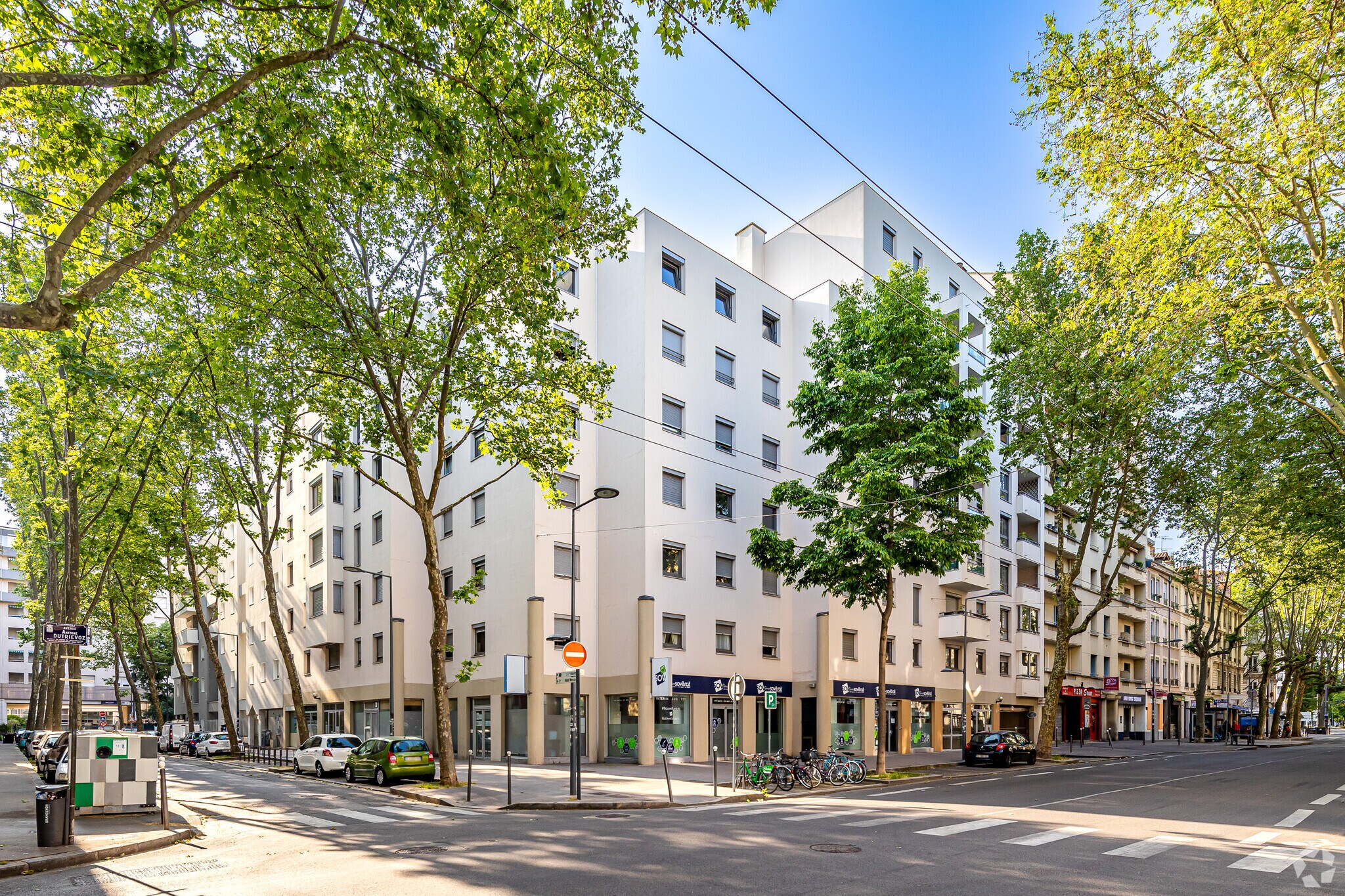 Local commercial dans Villeurbanne à louer Photo principale– Image 1 sur 4