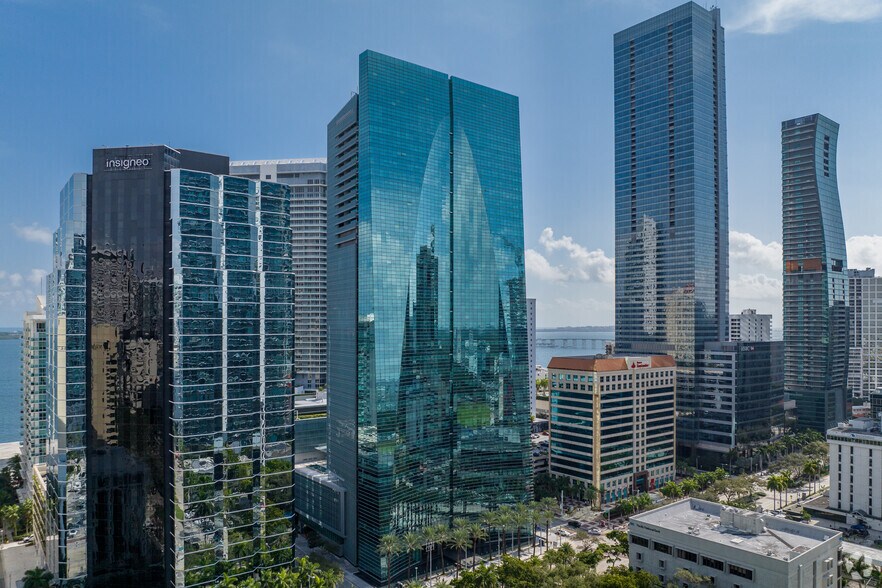 1395 brickell Ave, Miami, FL à louer - Photo de l’immeuble – Image 1 sur 19