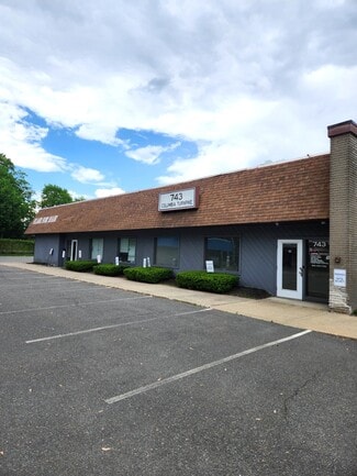 Plus de détails pour 743 Columbia Tpke, East Greenbush, NY - Bureau à louer