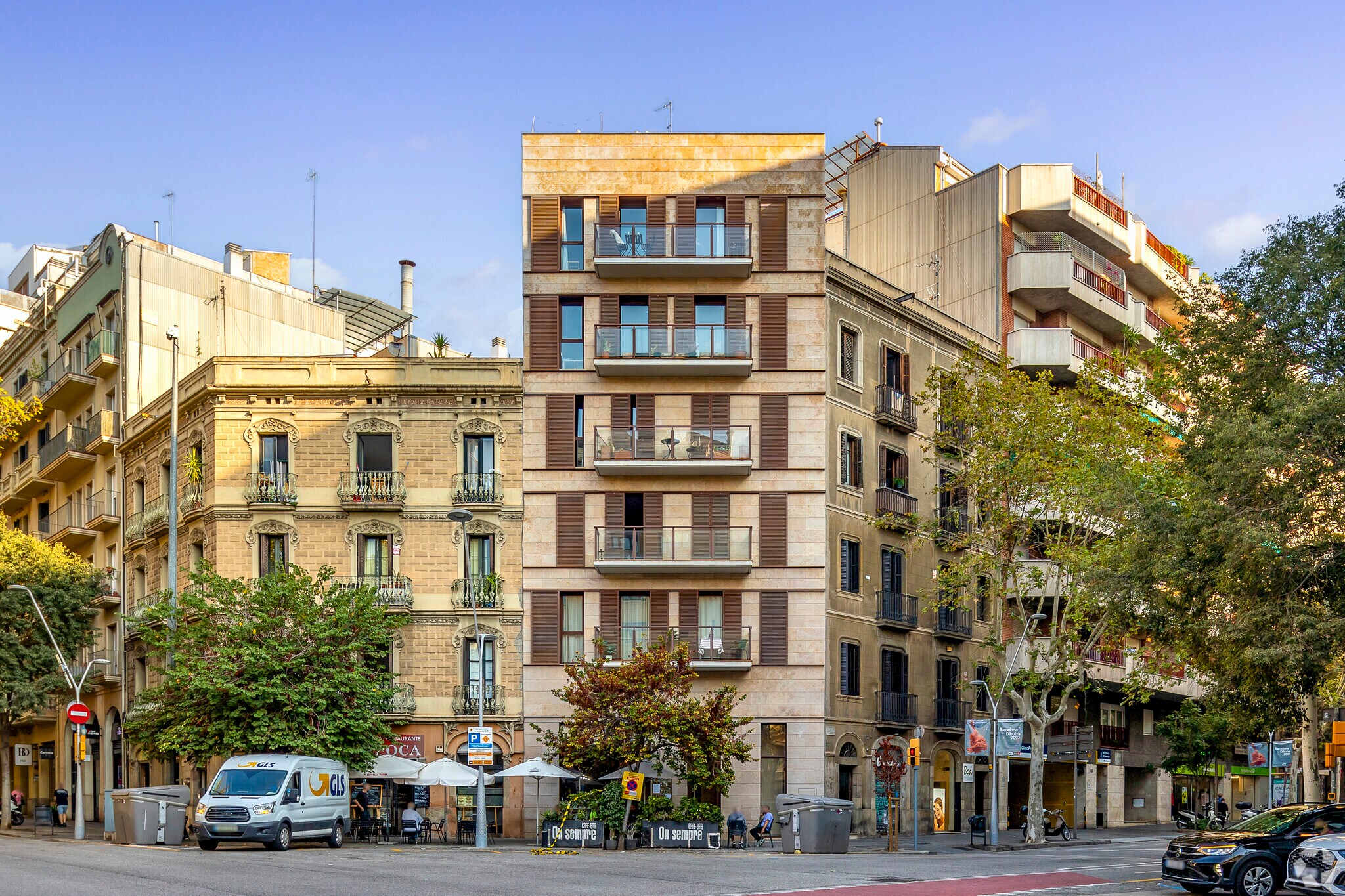 Carrer de Provença, 163, Barcelone, Barcelona à louer Photo principale– Image 1 sur 3