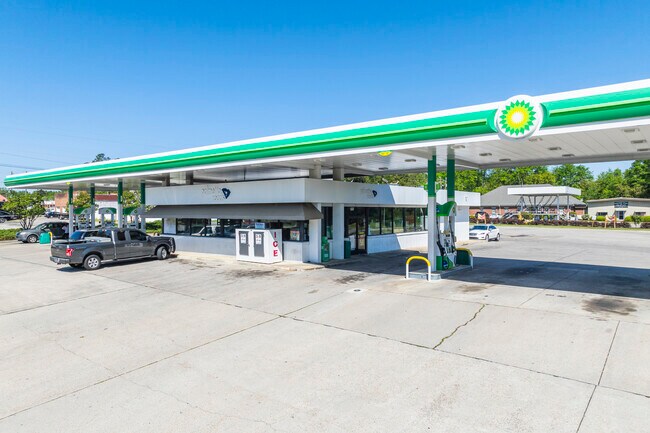 Plus de détails pour Pops Mart Fuels Portfolio – Local commercial à vendre