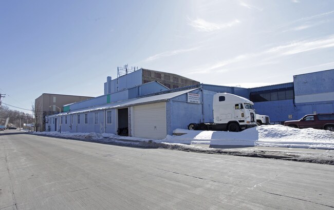 Plus de détails pour 737 W Cleveland St, Milwaukee, WI - Industriel/Logistique à louer