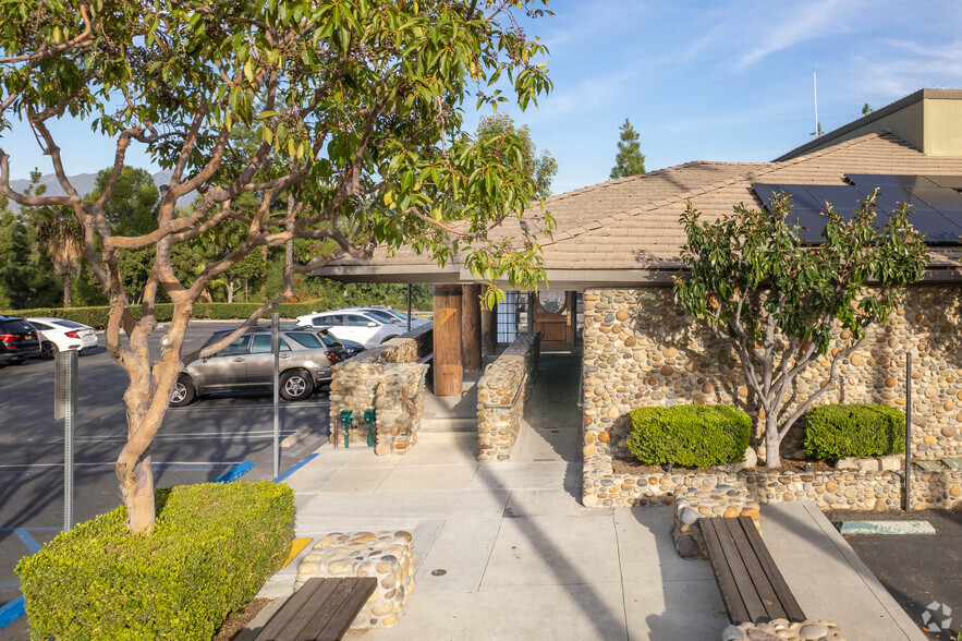 25232-25334 Mcintyre St, Laguna Hills, CA à louer - Photo de l’immeuble – Image 3 sur 35