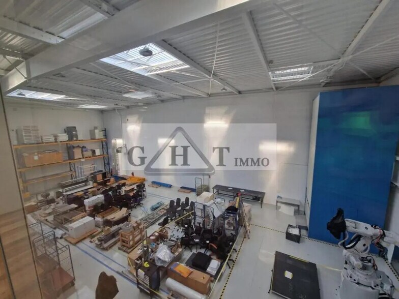 Local commercial dans Ivry-sur-Seine à louer - Photo de l’immeuble – Image 1 sur 6