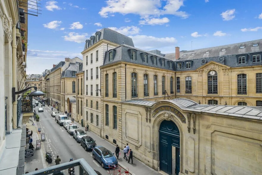 22 Rue Des Capucines, Paris à louer - Photo de l’immeuble – Image 1 sur 11