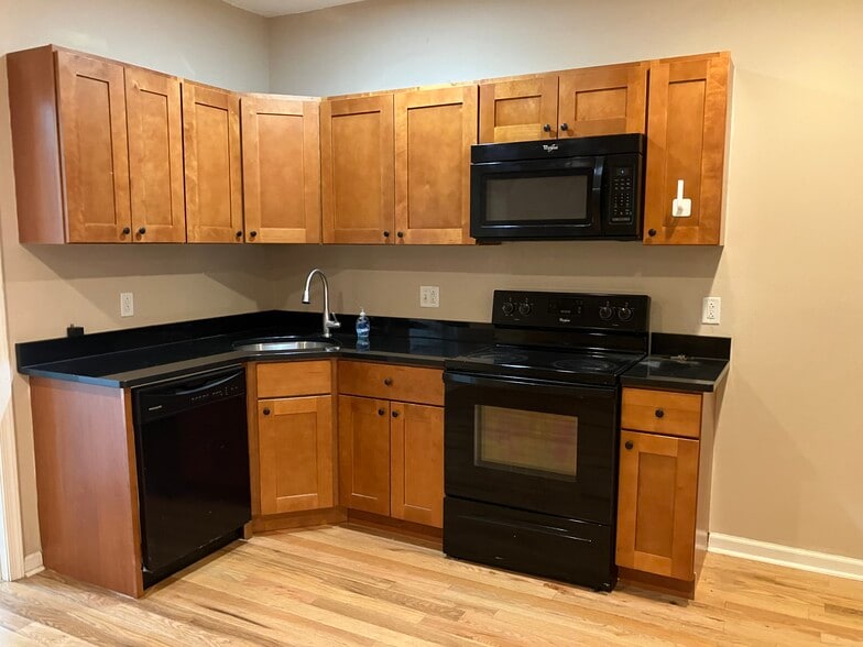 423 N 40th St, Philadelphia, PA à vendre - Photo de l’immeuble – Image 2 sur 16