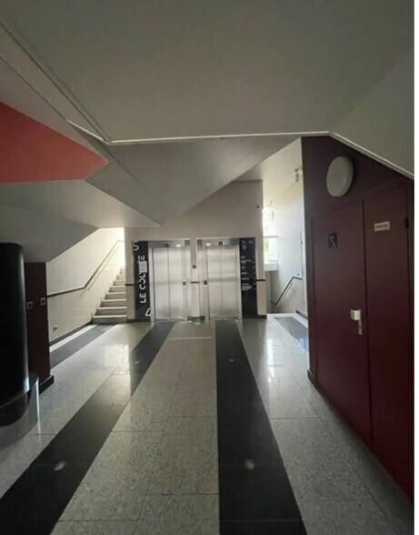 3 Place Charles Hernu, Villeurbanne à vendre - Hall d’entrée – Image 2 sur 7