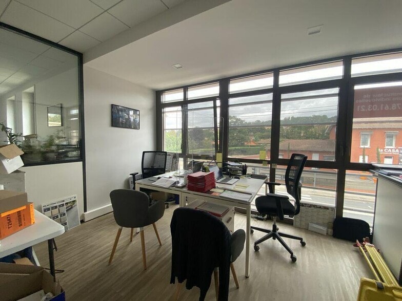 53 Avenue Carnot, Neuville-sur-Saône à louer - Photo de l’immeuble – Image 3 sur 4