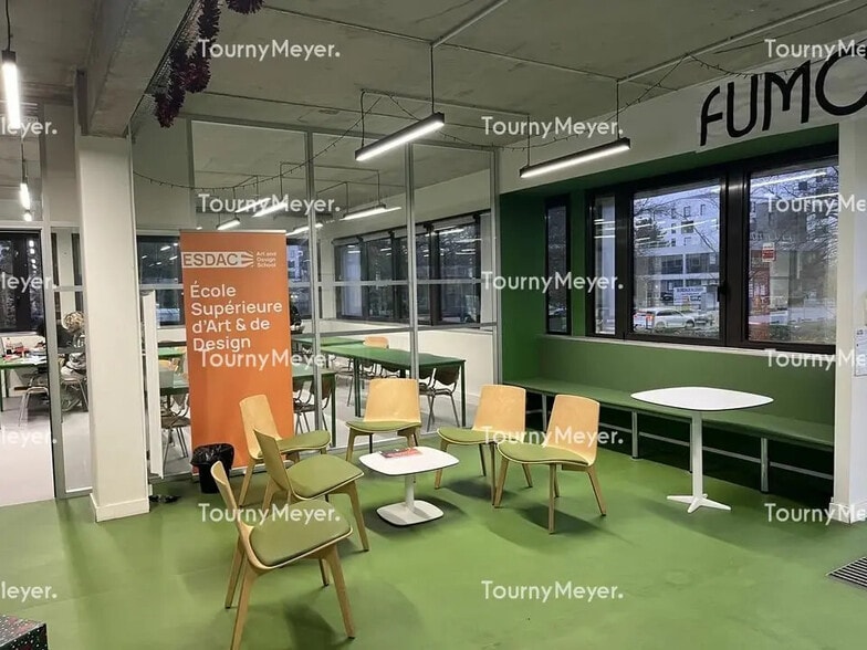 Bureau dans Bordeaux à vendre - Photo de l’immeuble – Image 3 sur 10