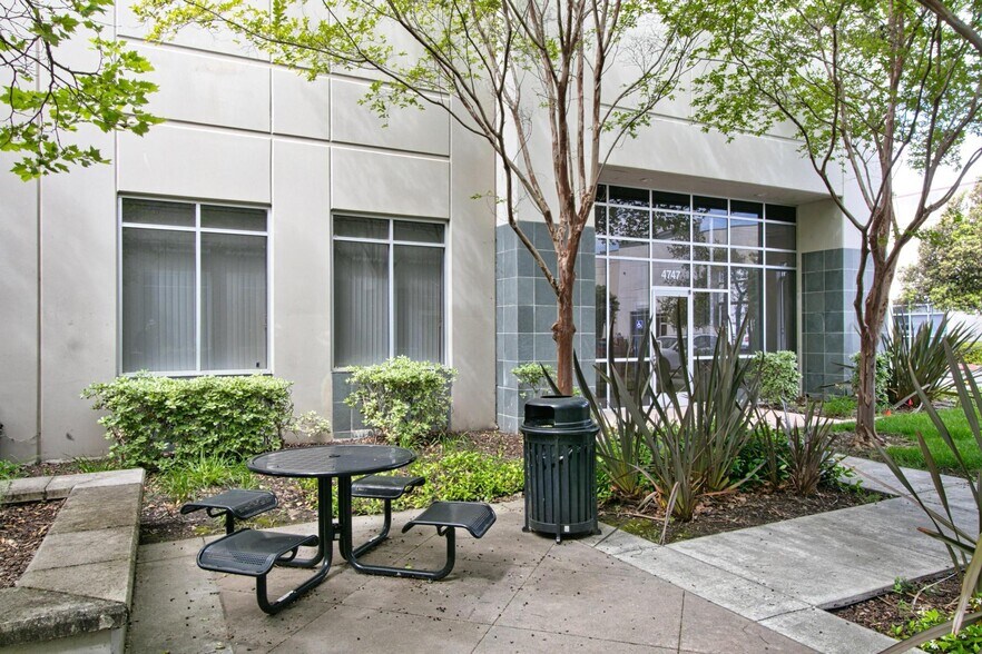 4747 Mangels Blvd, Fairfield, CA à louer - Photo de l’immeuble – Image 2 sur 17
