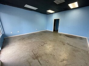 6240 39th St N, Pinellas Park, FL à louer Photo intérieure– Image 2 sur 6