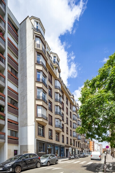 25 Rue Jean Leclaire, Paris à louer - Photo de l’immeuble – Image 2 sur 2
