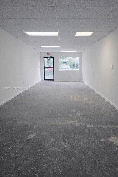 6051-6059 Johnson St, Hollywood, FL à louer - Photo de l’immeuble – Image 1 sur 4