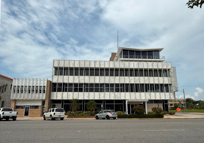 226-230 N Beach St, Daytona Beach, FL à vendre - Photo de l’immeuble – Image 2 sur 18