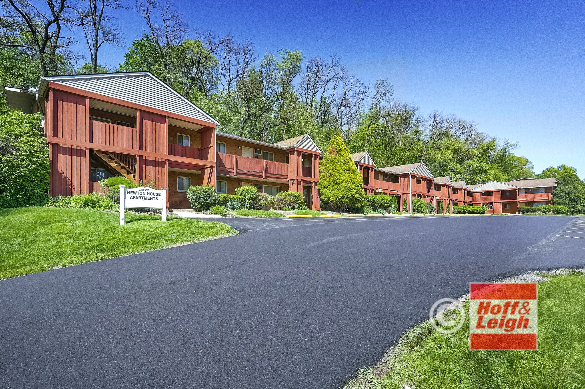 2323 Newton St, Akron, OH à vendre Photo principale– Image 1 sur 33