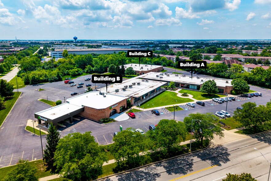 391 Quadrangle Dr, Bolingbrook, IL à louer - Photo de l’immeuble – Image 3 sur 24