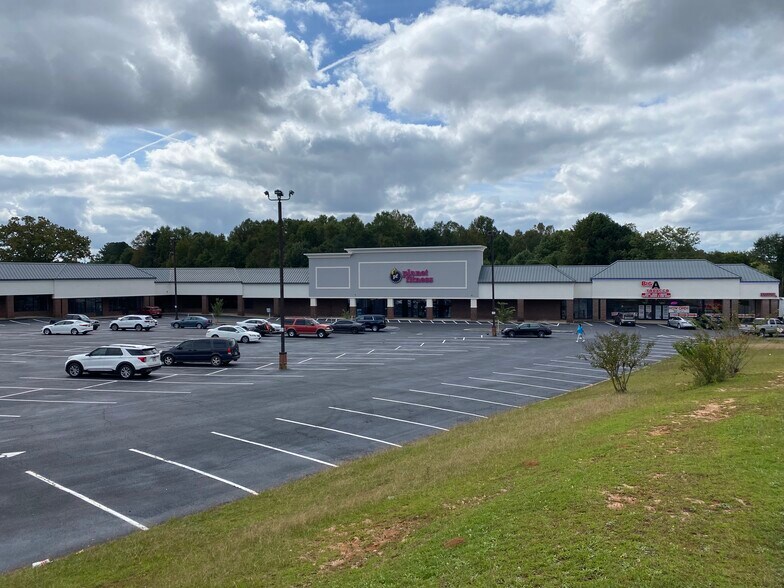 620 Big A Rd, Toccoa, GA à louer - Photo de l’immeuble – Image 3 sur 19