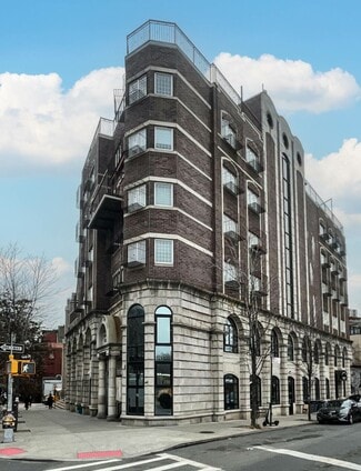 Plus de détails pour 616 Bedford Ave, Brooklyn, NY - Logement à vendre