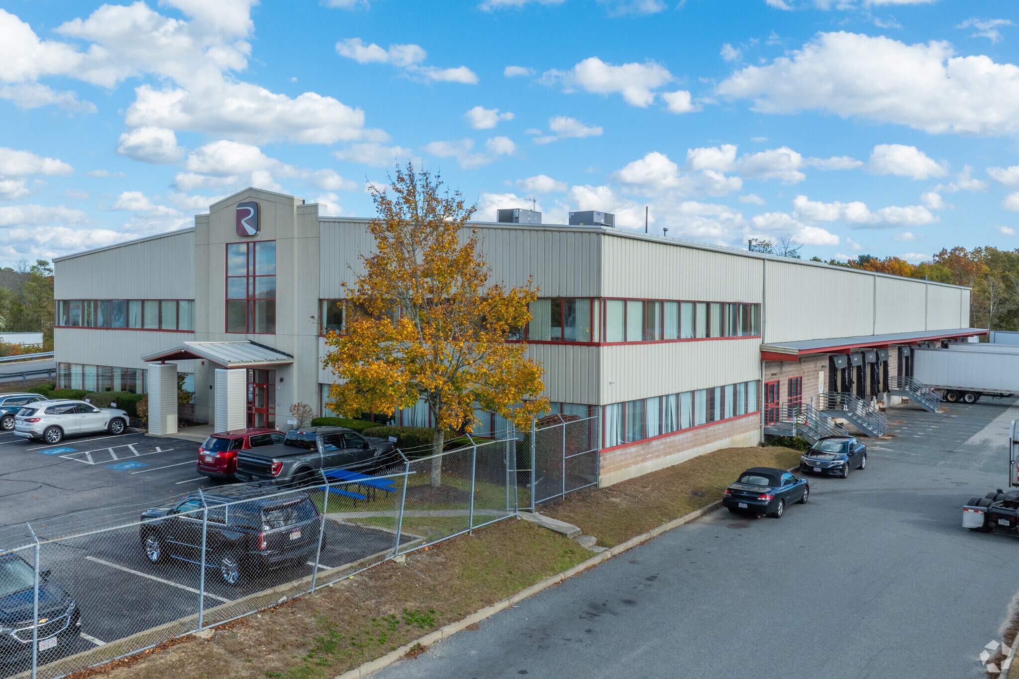 1 Kellaway Dr, Randolph, MA à louer Photo principale– Image 1 sur 6