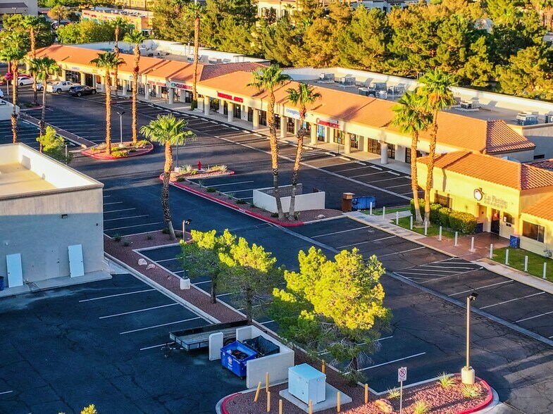80 N Pecos Rd, Henderson, NV à louer - Photo de l’immeuble – Image 1 sur 9