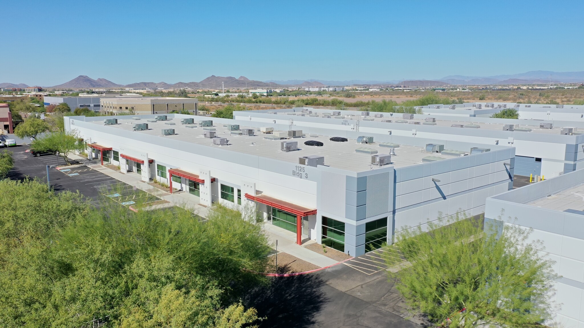 1125 W Pinnacle Peak Rd, Phoenix, AZ à louer Photo principale– Image 1 sur 5