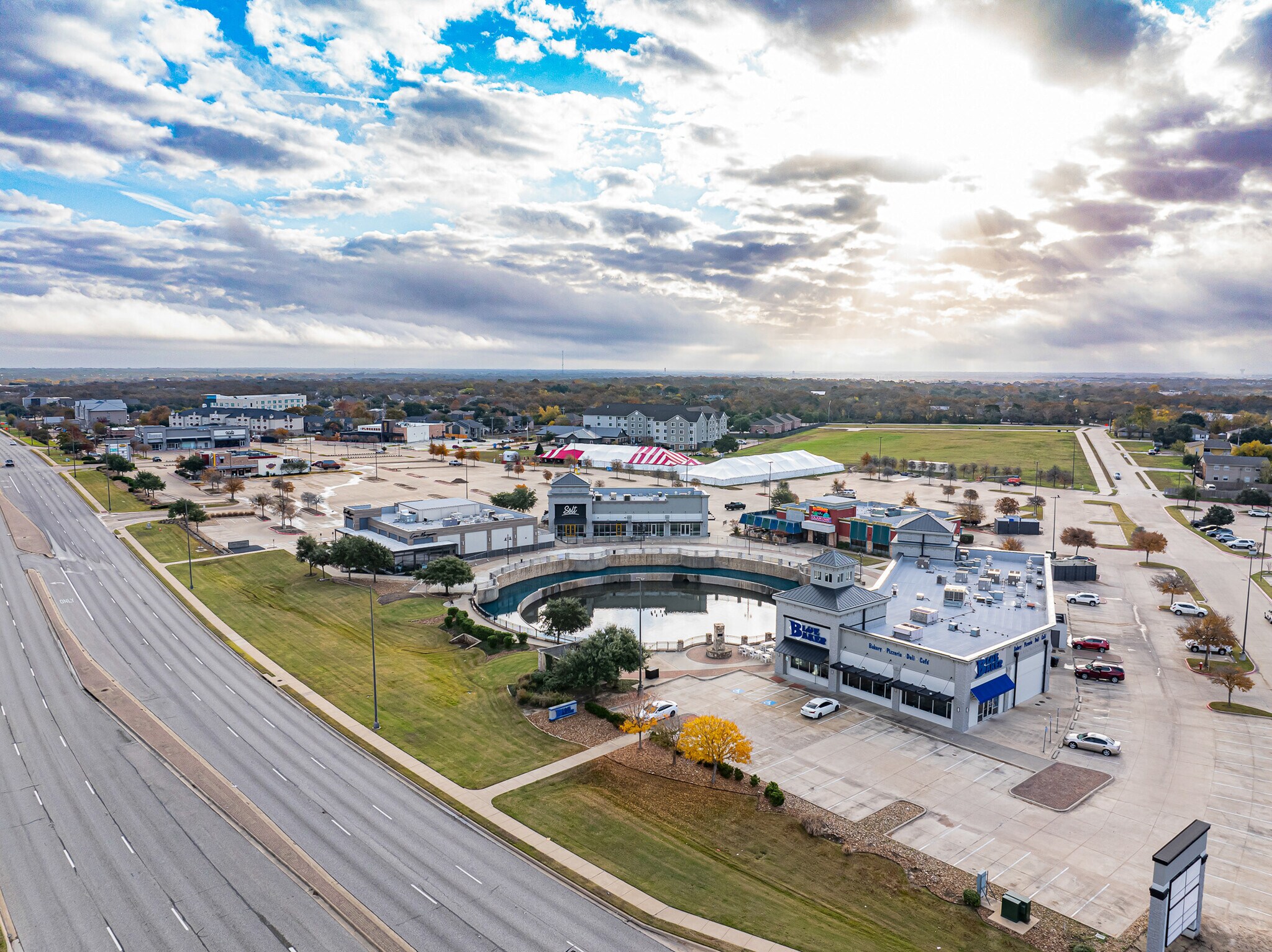 800 University Dr E, College Station, TX à louer Photo principale– Image 1 sur 11