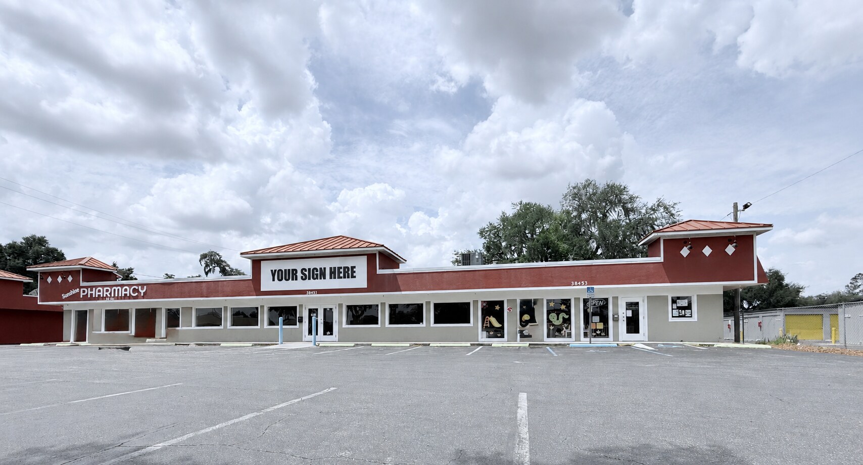 38449-38453 County Road 54, Zephyrhills, FL à louer Photo de l’immeuble– Image 1 sur 4