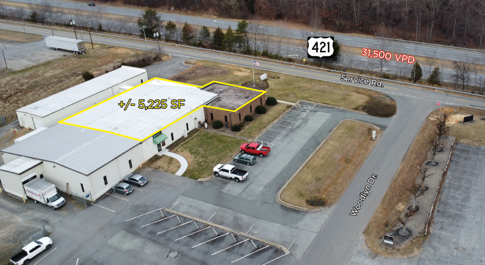 250 Woodlyn Dr, Yadkinville, NC à louer Photo de l’immeuble– Image 1 sur 6