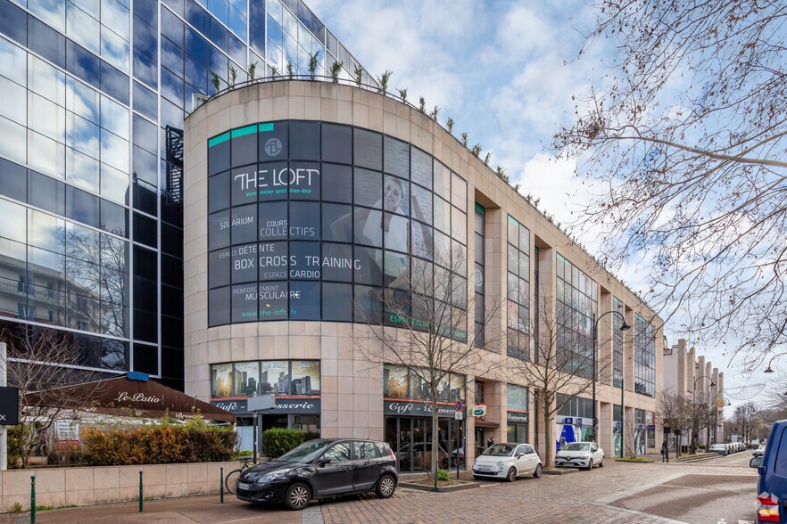 104 Avenue Albert 1Er, Rueil-Malmaison à louer - Photo de l’immeuble – Image 2 sur 4