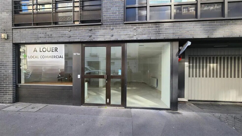 Local commercial dans Paris à louer - Photo de l’immeuble – Image 1 sur 9