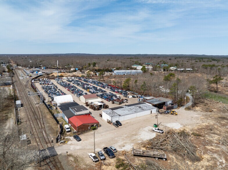 196 Jagger Path, Speonk, NY à vendre - Aérien – Image 3 sur 7