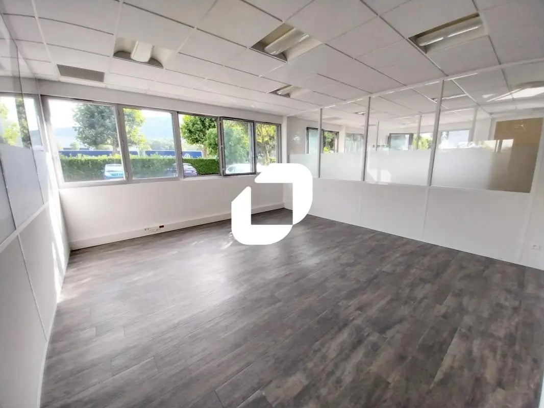 Bureau dans Moirans à louer Photo de l’immeuble– Image 1 sur 14