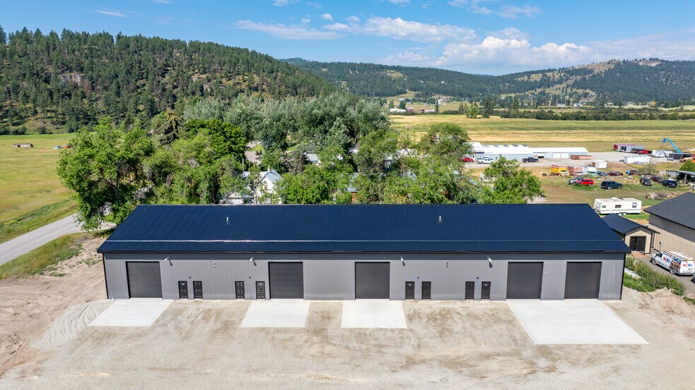 104 Rocky Cliff Ln, Kalispell, MT à louer - Photo de l’immeuble – Image 2 sur 23