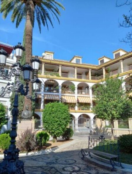 Local commercial dans Córdoba, Córdoba à vendre - Photo de l’immeuble – Image 1 sur 2