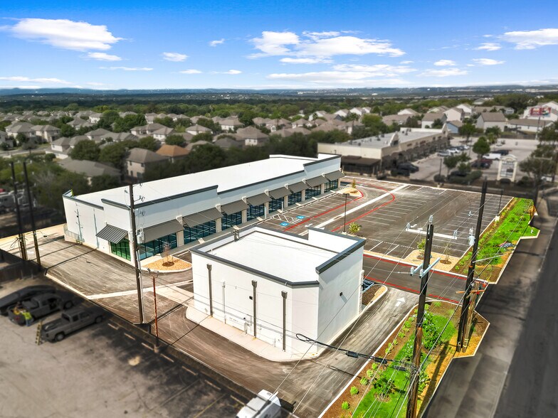 6410 Babcock Rd, San Antonio, TX à louer - Photo de l’immeuble – Image 1 sur 13