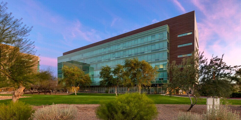 4045 S Riverpoint Pky, Phoenix, AZ à vendre - Photo de l’immeuble – Image 3 sur 12