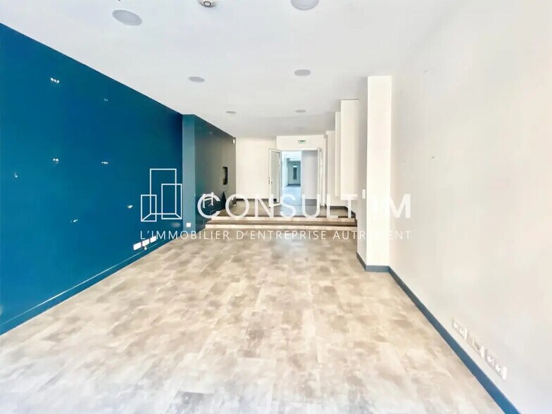 Local commercial dans Puteaux à louer - Photo de l’immeuble – Image 2 sur 8