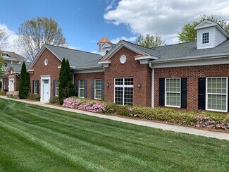 Plus de détails pour 154 Dornach Way, Bermuda Run, NC - Bureau à vendre