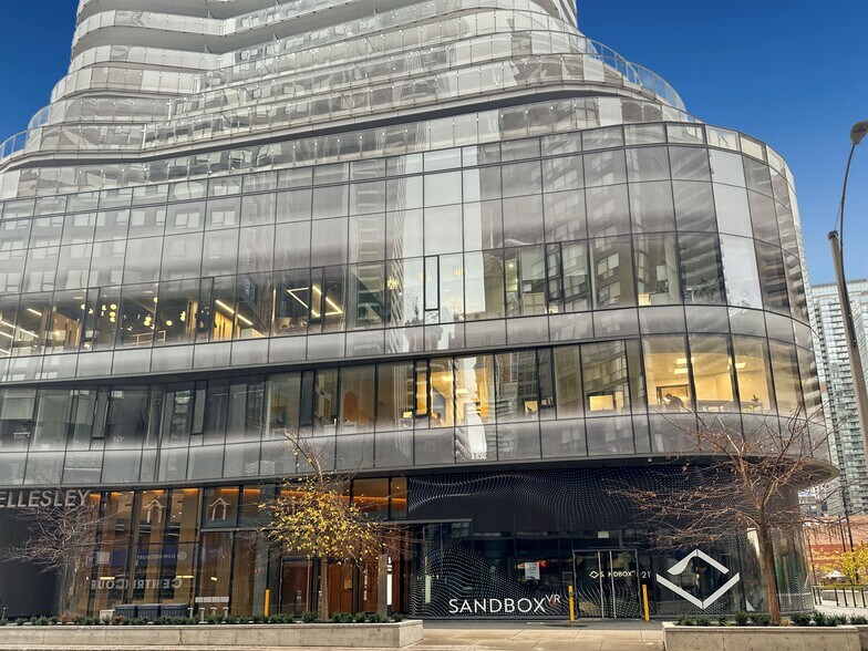 11 Wellesley Av, Toronto, ON à louer - Photo de l’immeuble – Image 3 sur 15