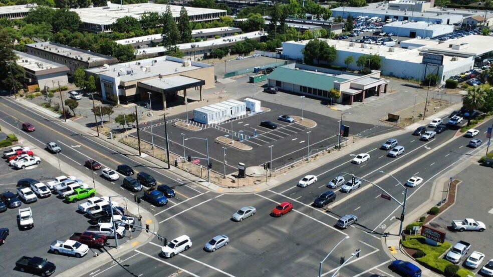 Auto Dealership Property portefeuille de 2 biens à vendre sur LoopNet.fr - Photo de l’immeuble – Image 3 sur 3
