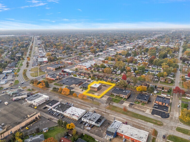 22777 Kelly Rd, Eastpointe, MI à vendre - Photo de l’immeuble – Image 3 sur 8