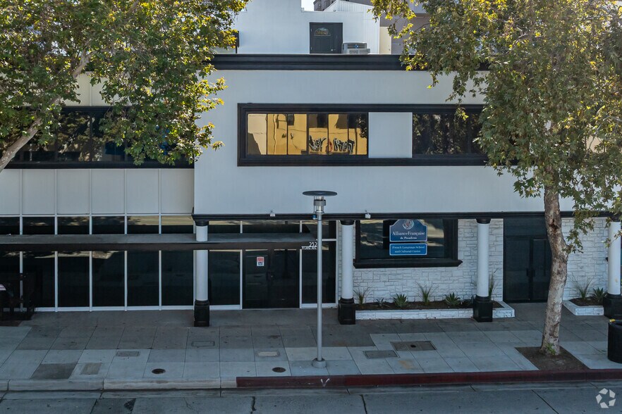 232 N Lake Ave, Pasadena, CA à louer - Photo de l’immeuble – Image 2 sur 4