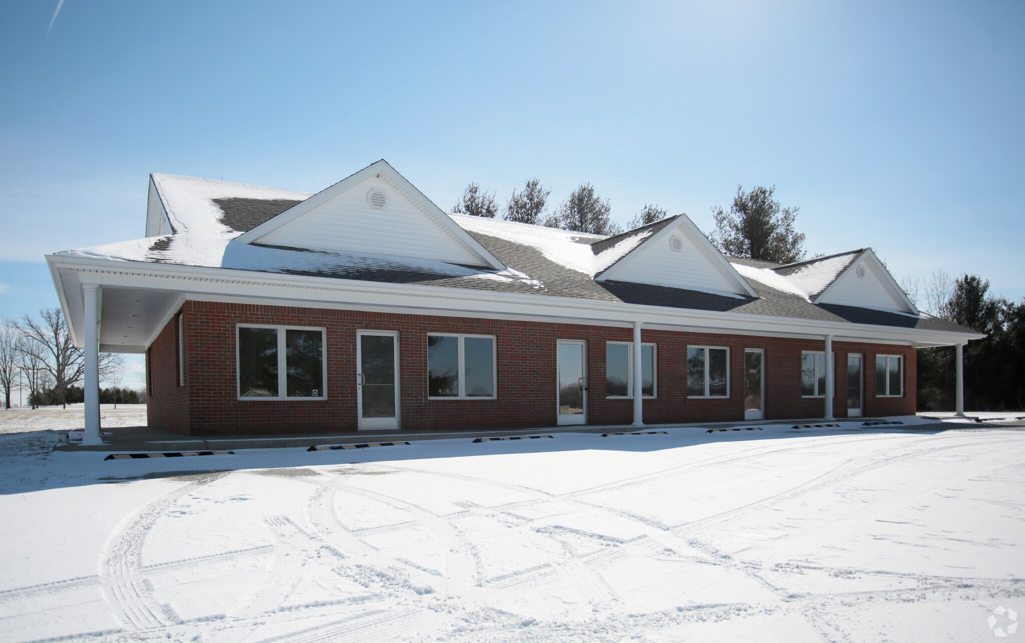 2220 E Ohmer Rd, Mayville, MI à vendre Photo principale– Image 1 sur 3