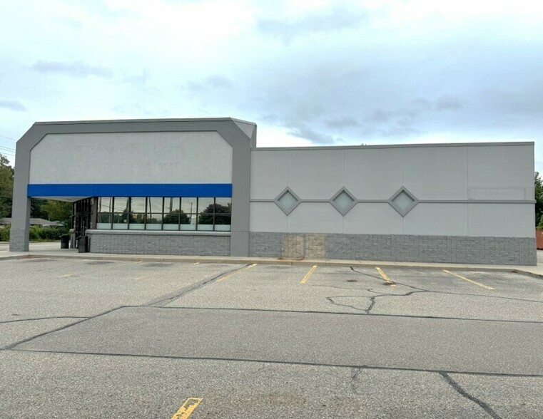 1750 Gratiot Blvd, Marysville, MI à vendre - Photo de l’immeuble – Image 3 sur 10