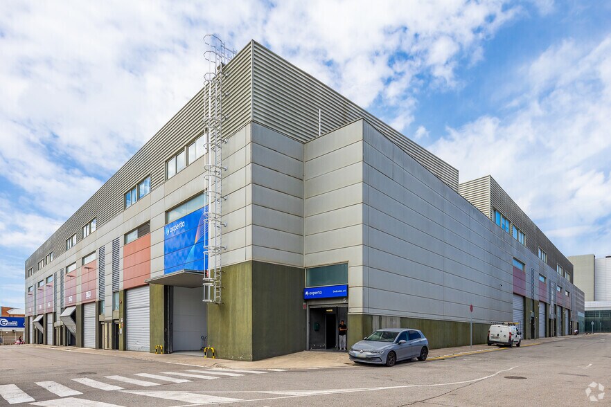 Carrer de Marie Curie, 2, Barberà del Vallès, Barcelona à louer - Photo de l’immeuble – Image 2 sur 2